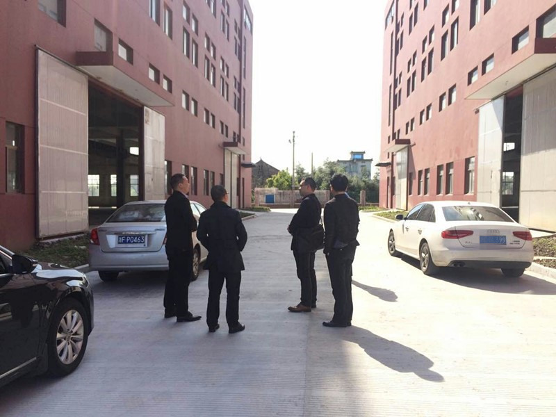 博顿投资陪同2家上海企业参观考察合作园区的存量厂房