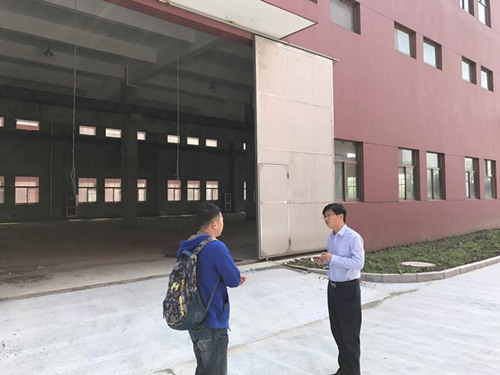 博顿投资陪同家居项目方参观考察合作园区的存量厂房